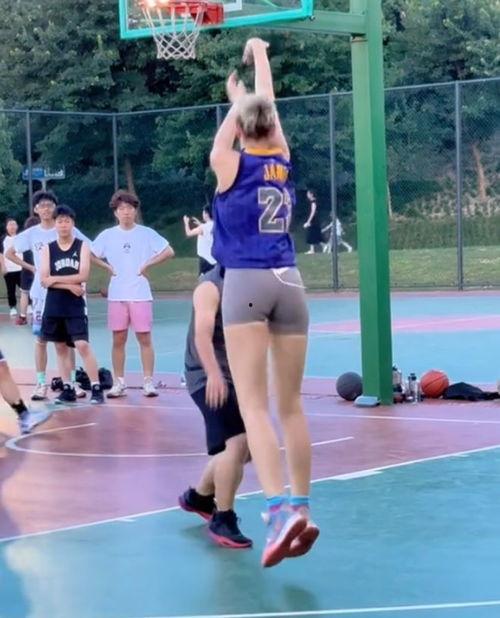 打球女生爆料视频,揭秘球场上的青春风采 第2张 打球女生爆料视频,揭秘球场上的青春风采 第2张